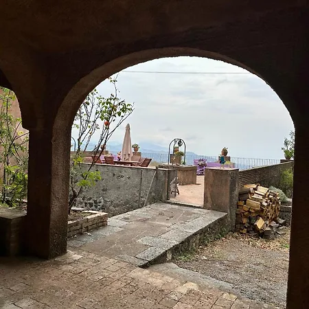 Tenuta Reganati Piedimonte Etneo
